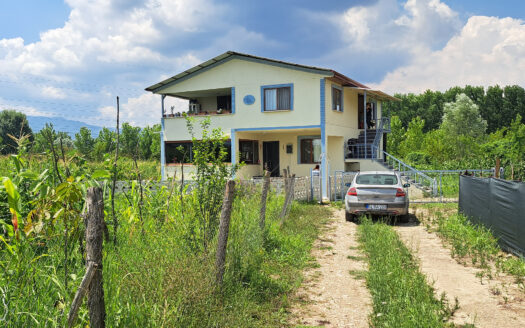 Karapürçek’te 945 M2 Arsa İçinde Satılık 2 Katlı Müstakil Ev
