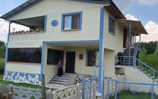 Karapürçek’te 945 M2 Arsa İçinde Satılık 2 Katlı Müstakil Ev