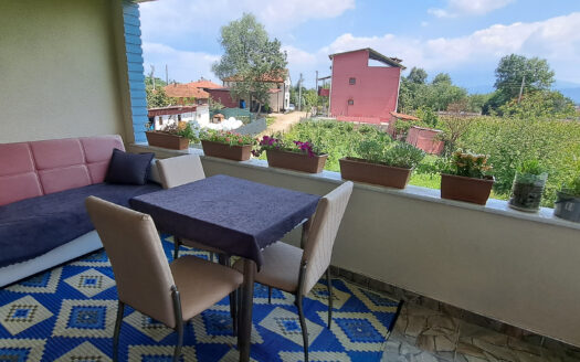 Karapürçek’te 945 M2 Arsa İçinde Satılık 2 Katlı Müstakil Ev