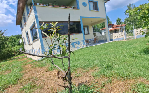 Karapürçek’te 945 M2 Arsa İçinde Satılık 2 Katlı Müstakil Ev
