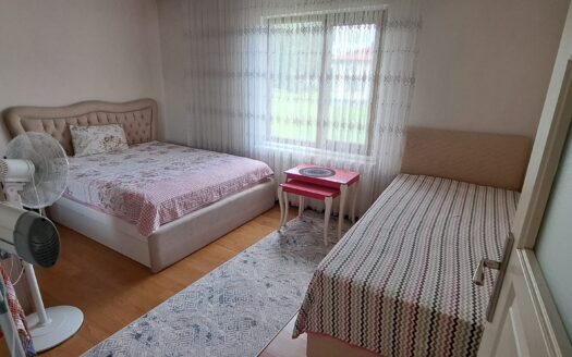 Karapürçek’te 945 M2 Arsa İçinde Satılık 2 Katlı Müstakil Ev