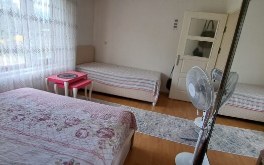 Karapürçek’te 945 M2 Arsa İçinde Satılık 2 Katlı Müstakil Ev