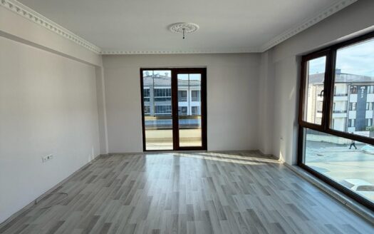 Sakarya / Serdivan Yazlık Mahallesinde Satılık Geniş 3+1 Daire