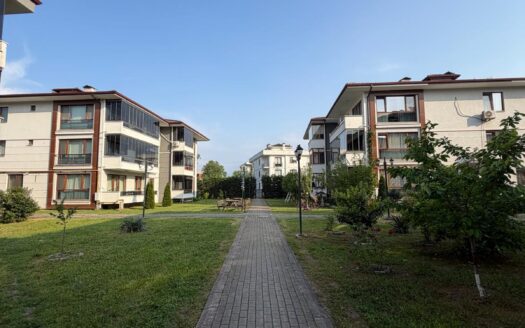 Sakarya / Serdivan Yazlık Mahallesinde Satılık Geniş 3+1 Daire