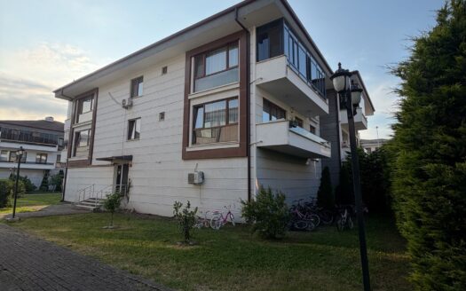Sakarya / Serdivan Yazlık Mahallesinde Satılık Geniş 3+1 Daire
