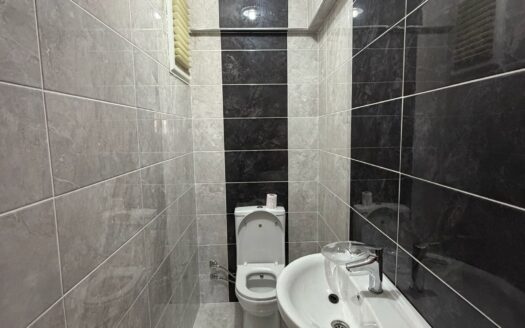 Sakarya / Serdivan Yazlık Mahallesinde Satılık Geniş 3+1 Daire