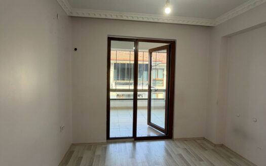 Sakarya / Serdivan Yazlık Mahallesinde Satılık Geniş 3+1 Daire