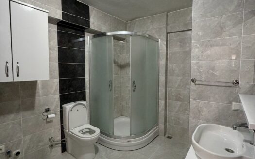Sakarya / Serdivan Yazlık Mahallesinde Satılık Geniş 3+1 Daire