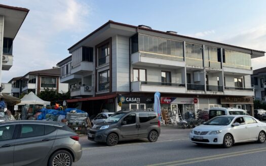 Sakarya / Serdivan Yazlık Mahallesinde Satılık Geniş 3+1 Daire
