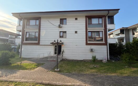 Sakarya / Serdivan Yazlık Mahallesinde Satılık Geniş 3+1 Daire